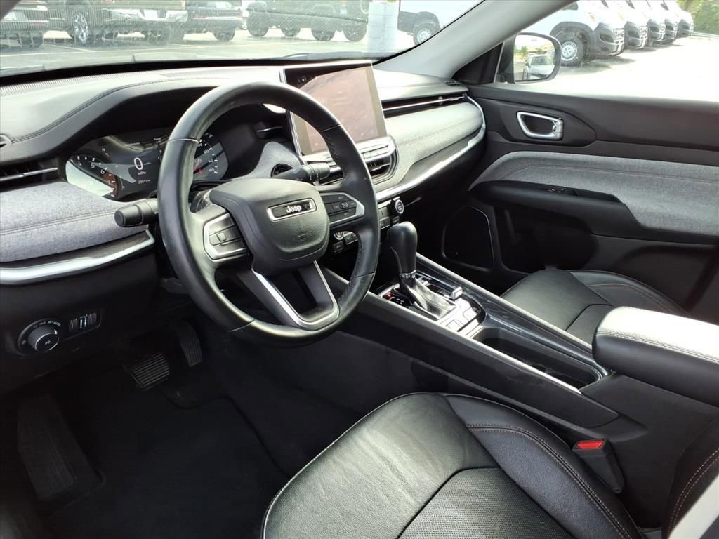 Certified 2022 Jeep Compass Latitude w/ Sun and Sound Group AWD/4WD image 8