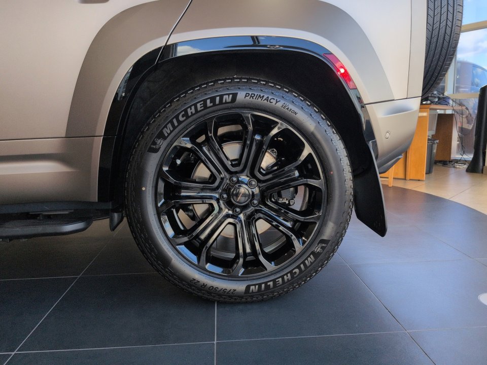 New 2026 Land Rover Defender 110 AWD/4WD image 20