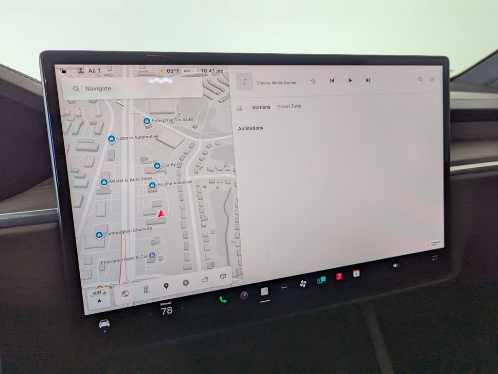 Used 2023 Tesla Model X image 9