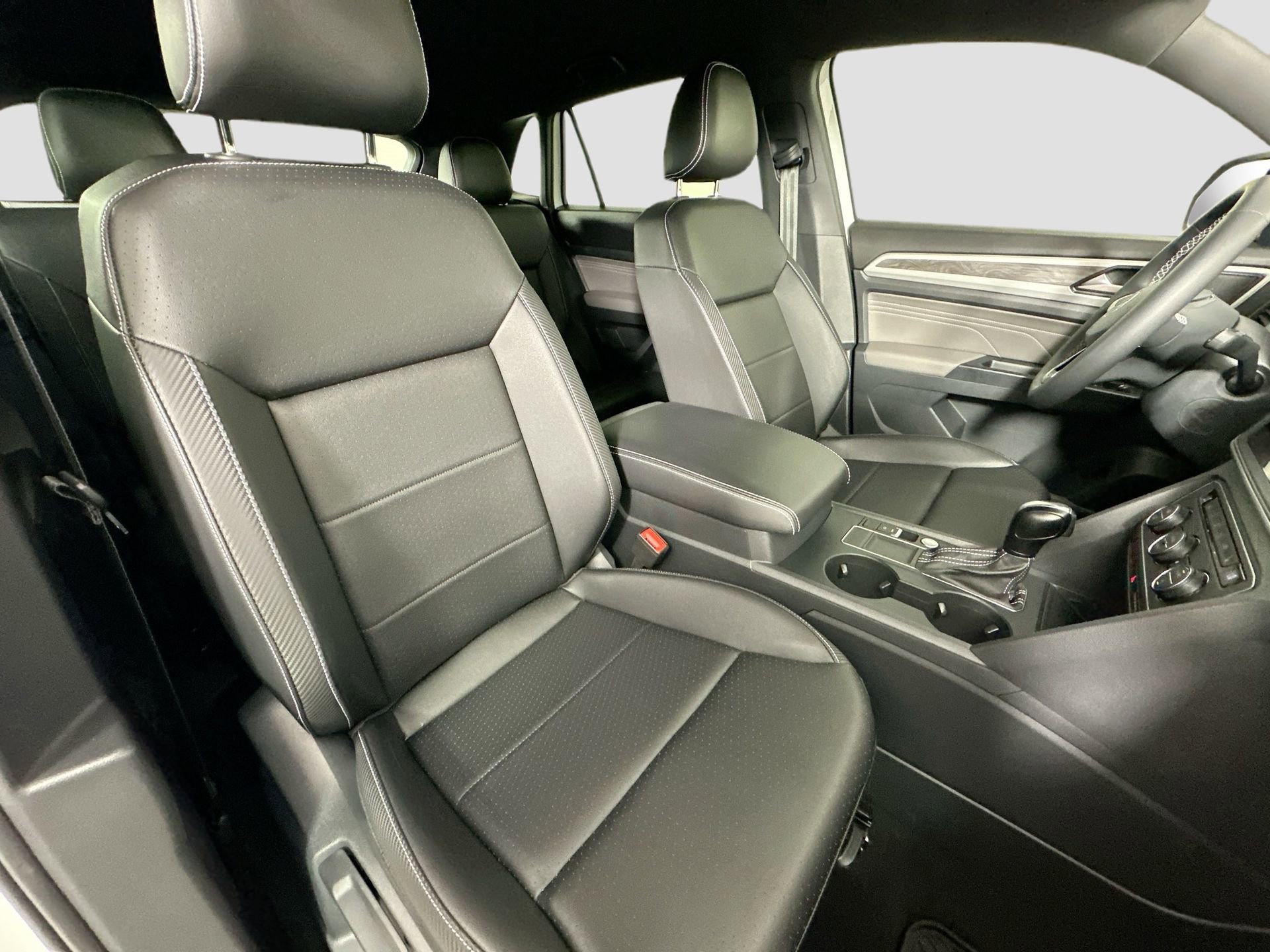 Certified 2021 Volkswagen Atlas Cross Sport SE image 25