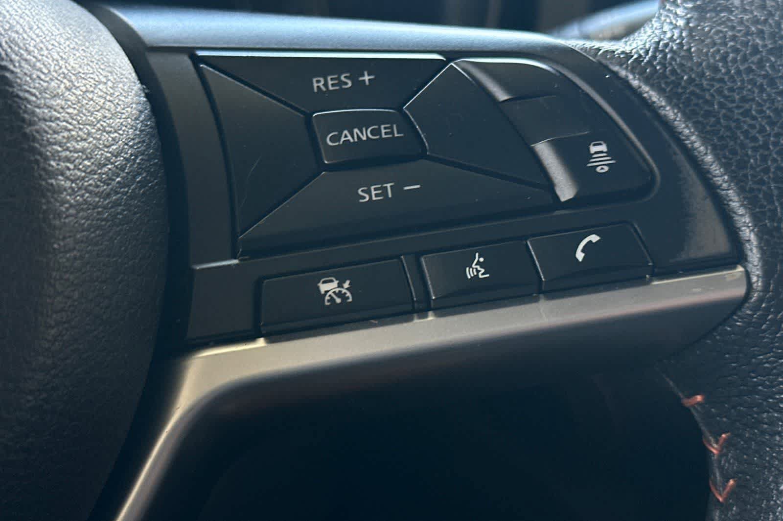 Used 2021 Nissan Kicks SR w/ Interior Electronics Package FWD image 30