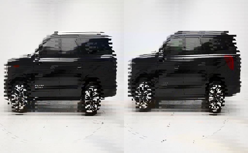 Used 2025 Ford Expedition Max Platinum w/ Driver's Package image 5