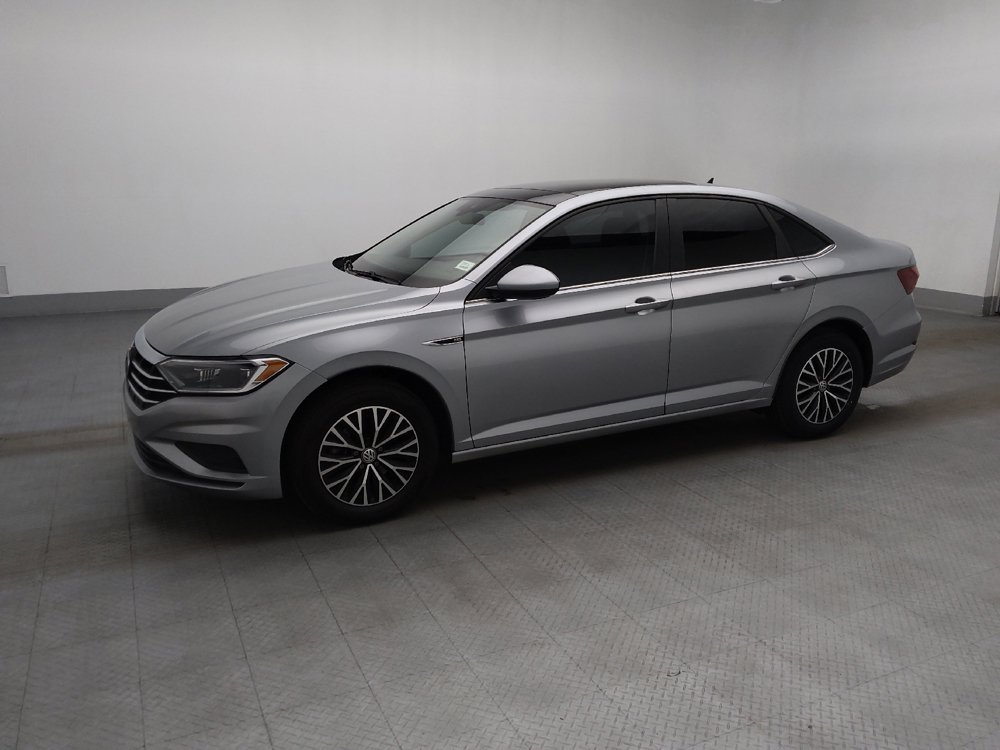 Used 2019 Volkswagen Jetta SEL w/ Cold Weather Package FWD image 2