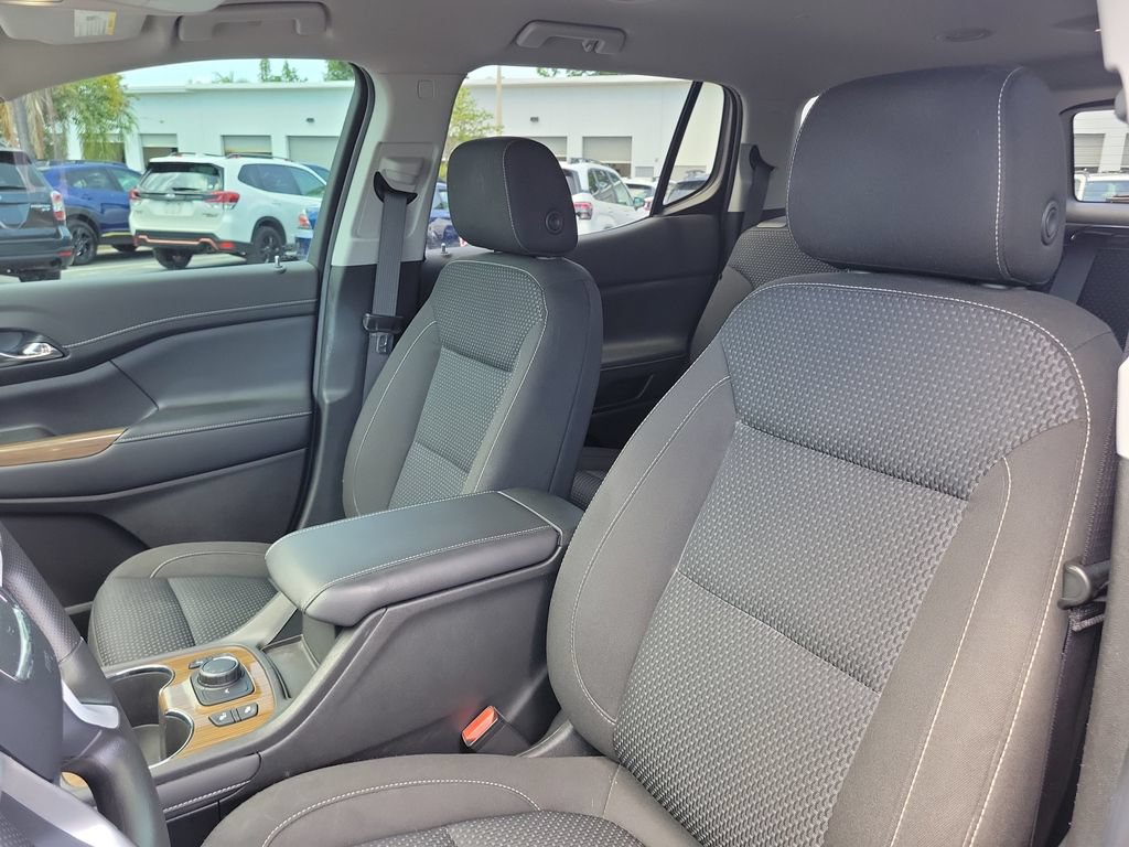 Used 2021 GMC Acadia SLE w/ Driver Convenience Package FWD image 23