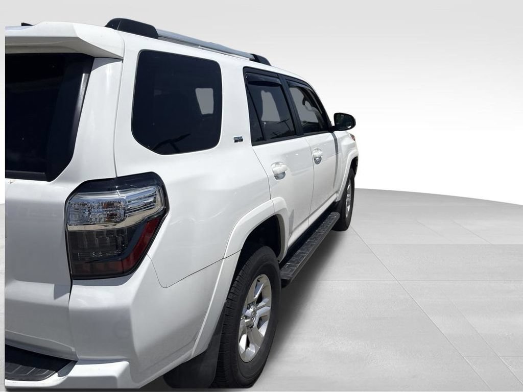 Used 2019 Toyota 4Runner SR5 AWD/4WD image 8