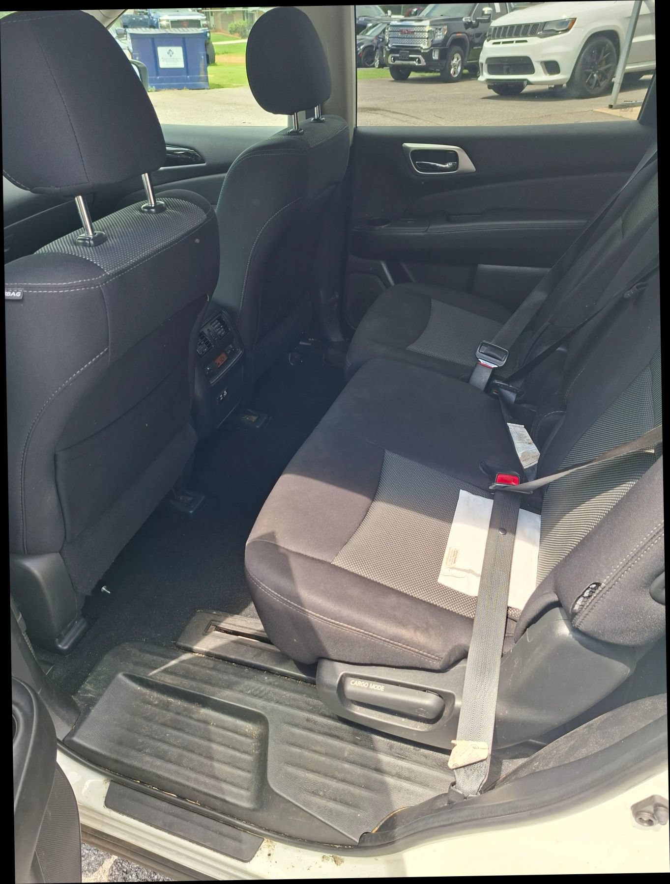 Used 2019 Nissan Pathfinder S AWD/4WD image 8