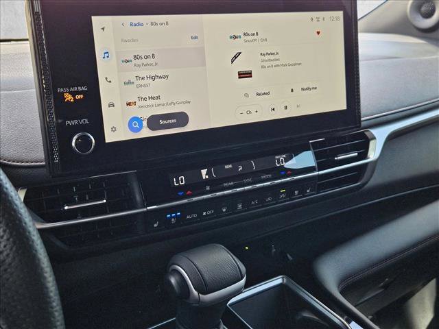 Used 2025 Toyota Sienna Limited image 14