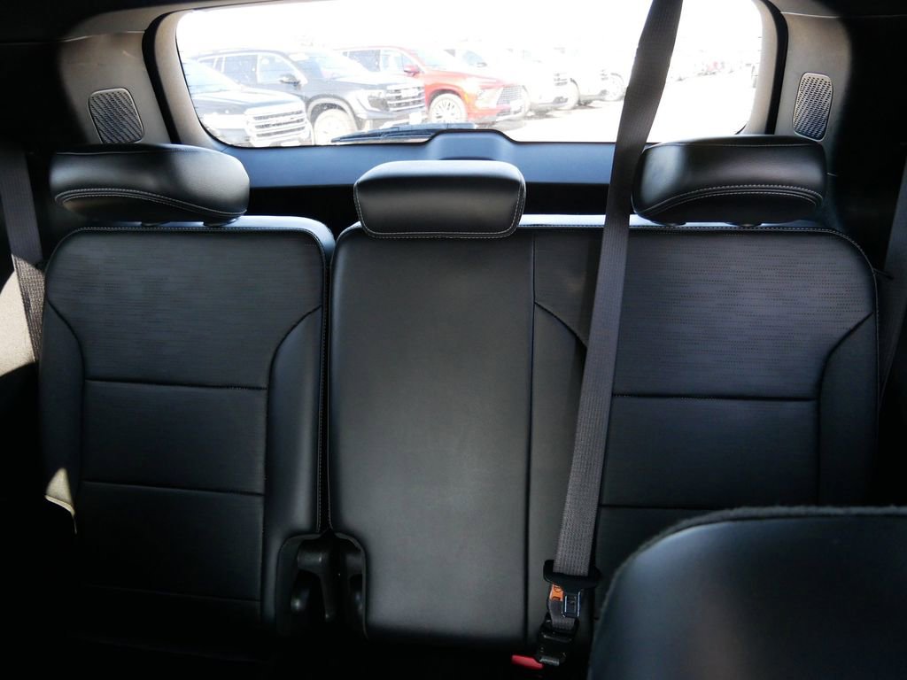 Used 2025 Buick Enclave Sport Touring image 12