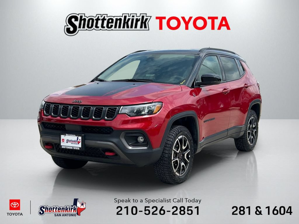 Used 2025 Jeep Compass Trailhawk AWD/4WD image 1