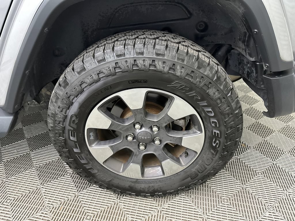 Used 2018 Jeep Wrangler Unlimited Sahara AWD/4WD image 19