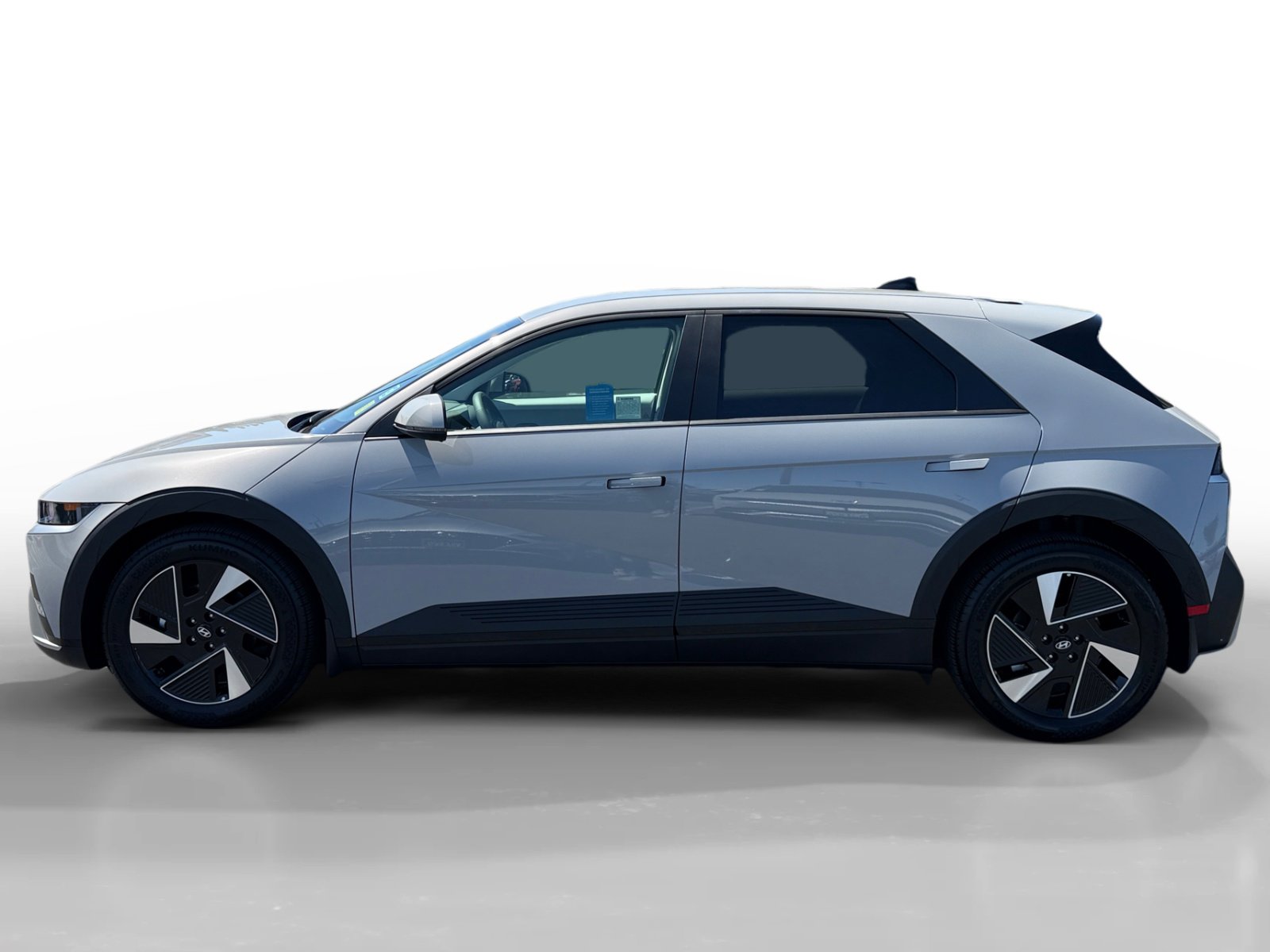 Used 2026 Hyundai Ioniq 5 SE RWD image 2