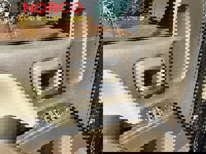 Used 2018 Chevrolet Silverado 1500 Custom image 15