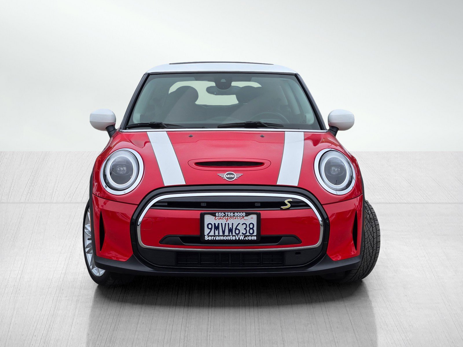 Used 2024 MINI Cooper SE image 2