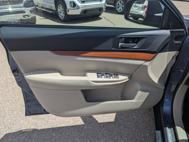 Used 2013 Subaru Outback 2.5i Limited AWD/4WD image 9