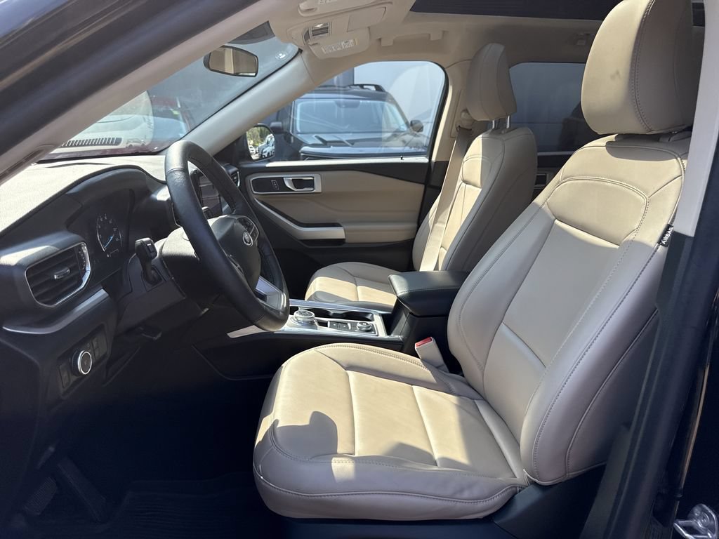Used 2023 Ford Explorer XLT w/ Equipment Group 202A AWD/4WD image 20