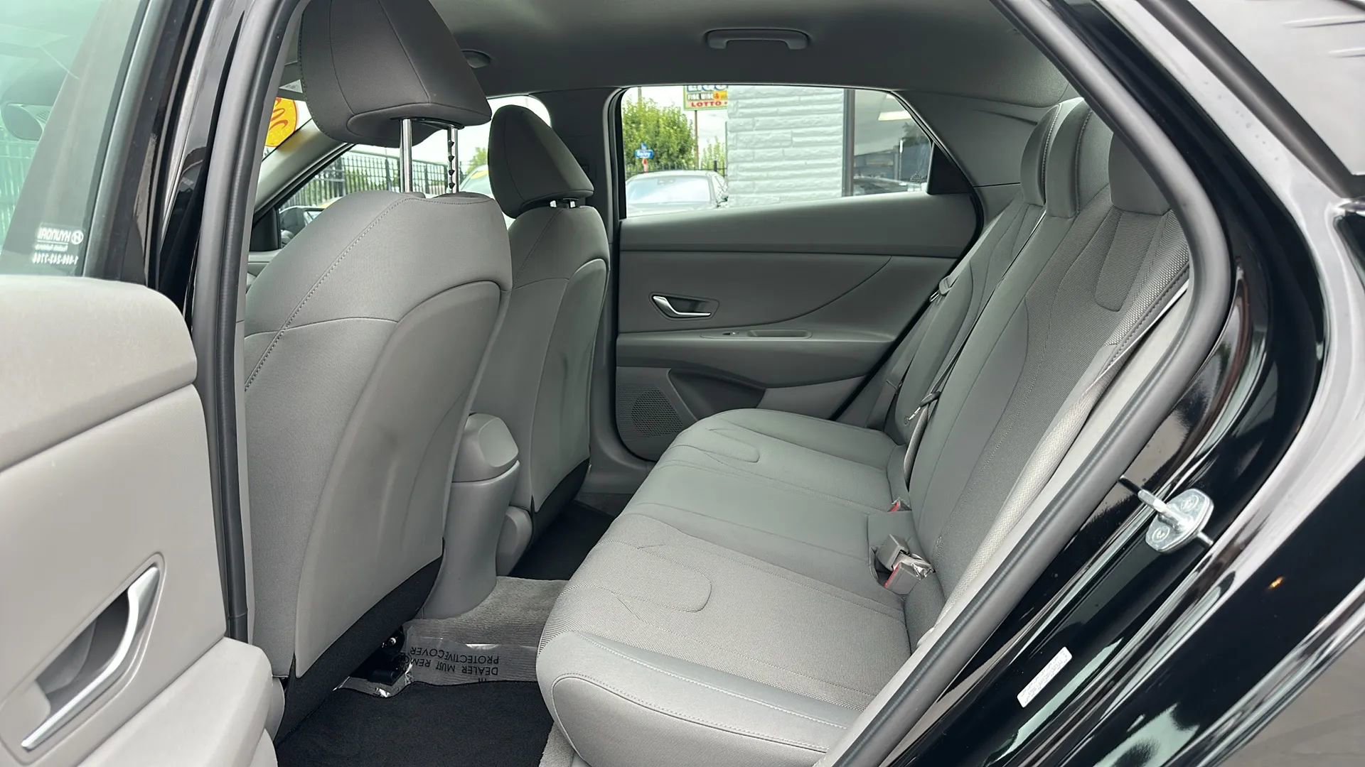 Used 2021 Hyundai Elantra SE w/ Cargo Package image 16