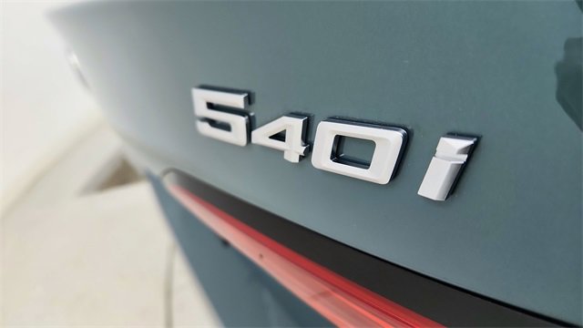 Used 2025 BMW 540i xDrive 540i xDrive image 17