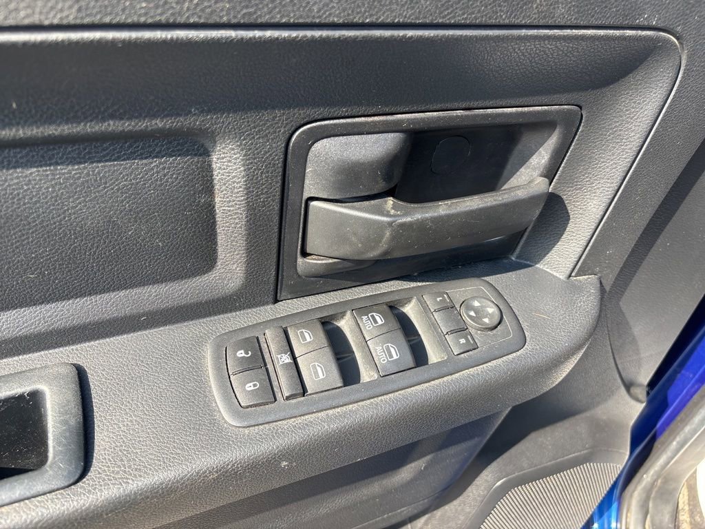 Used 2017 RAM 1500 Express AWD/4WD image 17