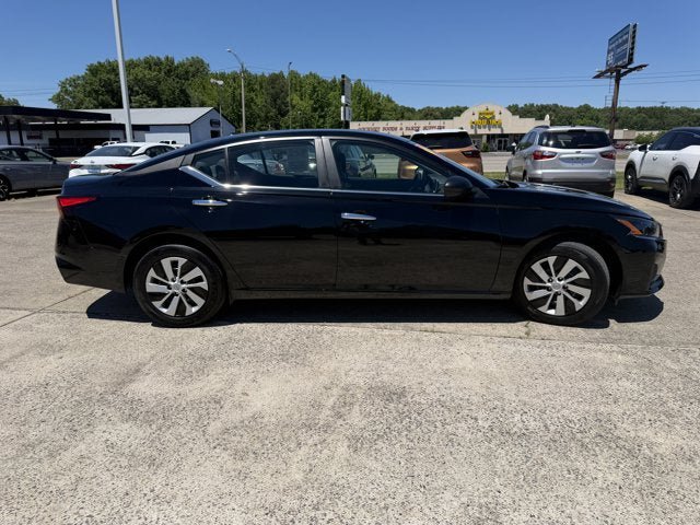 Used 2025 Nissan Altima 2.5 S FWD image 4