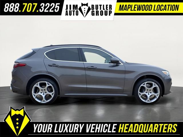 Used 2023 Alfa Romeo Stelvio Ti Lusso w/ Quick Order Package 22X Lusso image 5