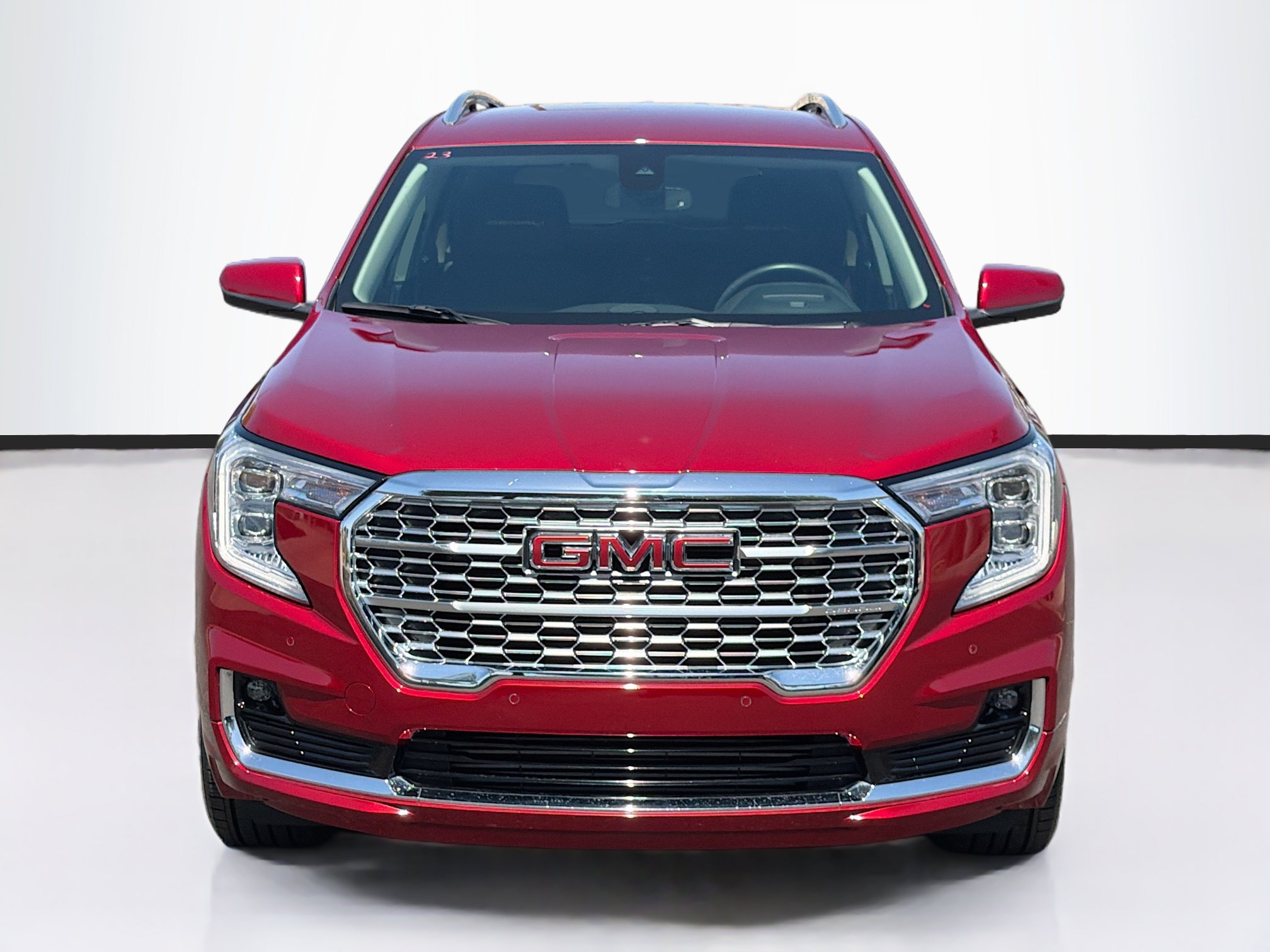 Used 2023 GMC Terrain Denali AWD/4WD image 2