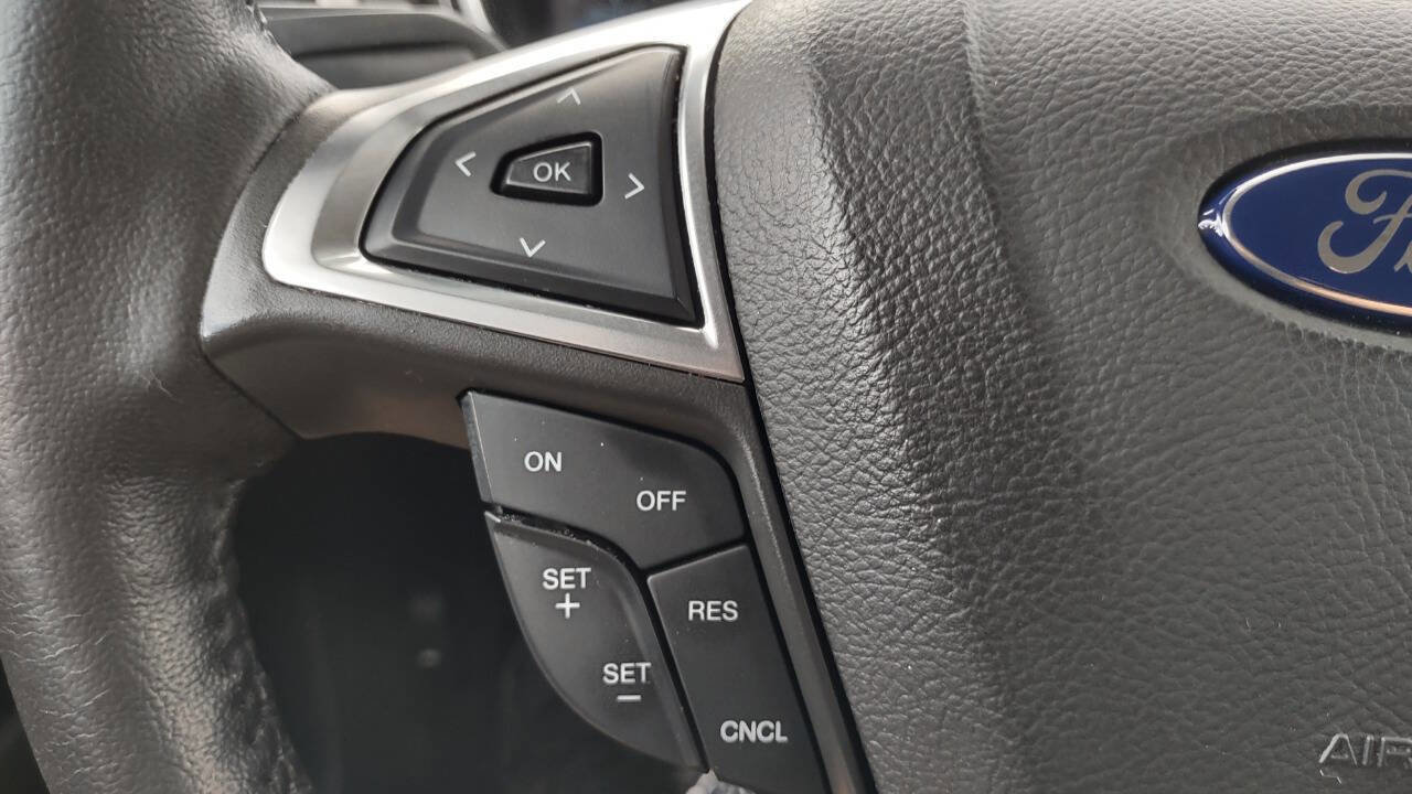 Used 2016 Ford Fusion SE w/ Equipment Group 202A image 16