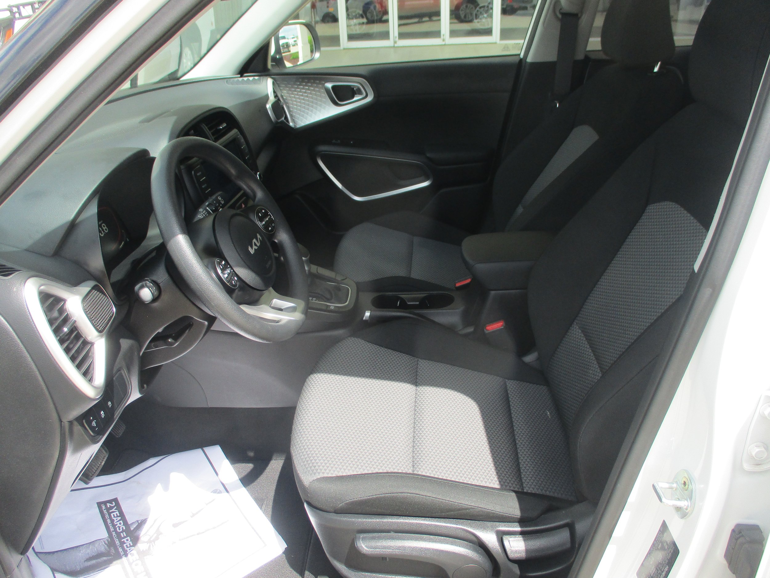 Used 2023 Kia Soul LX FWD image 7