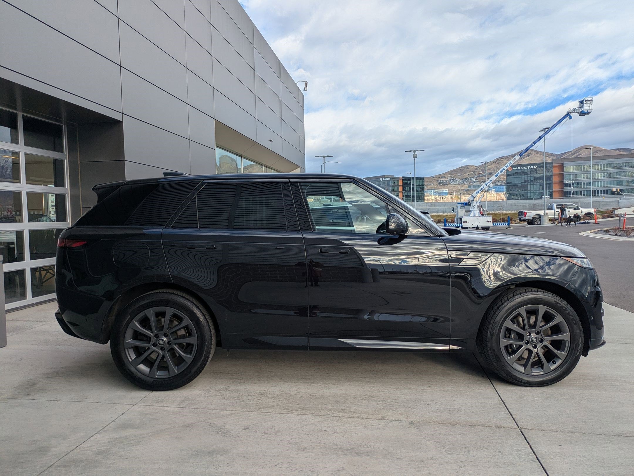 Used 2024 Land Rover Range Rover Sport Dynamic SE image 5