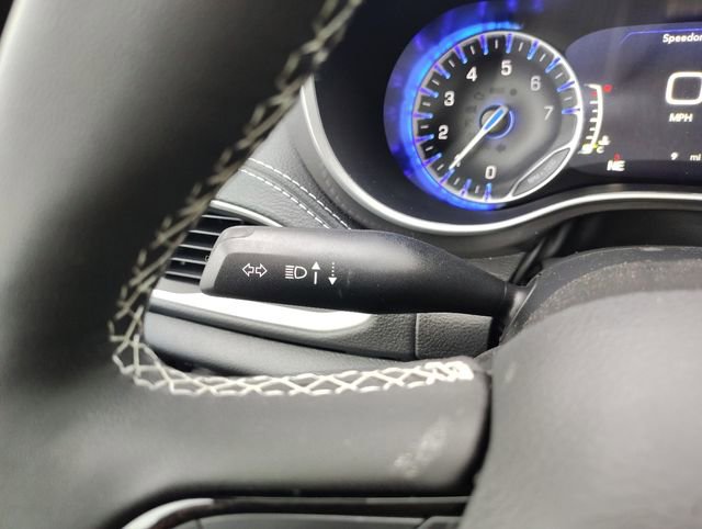New 2026 Chrysler Pacifica Select FWD image 17