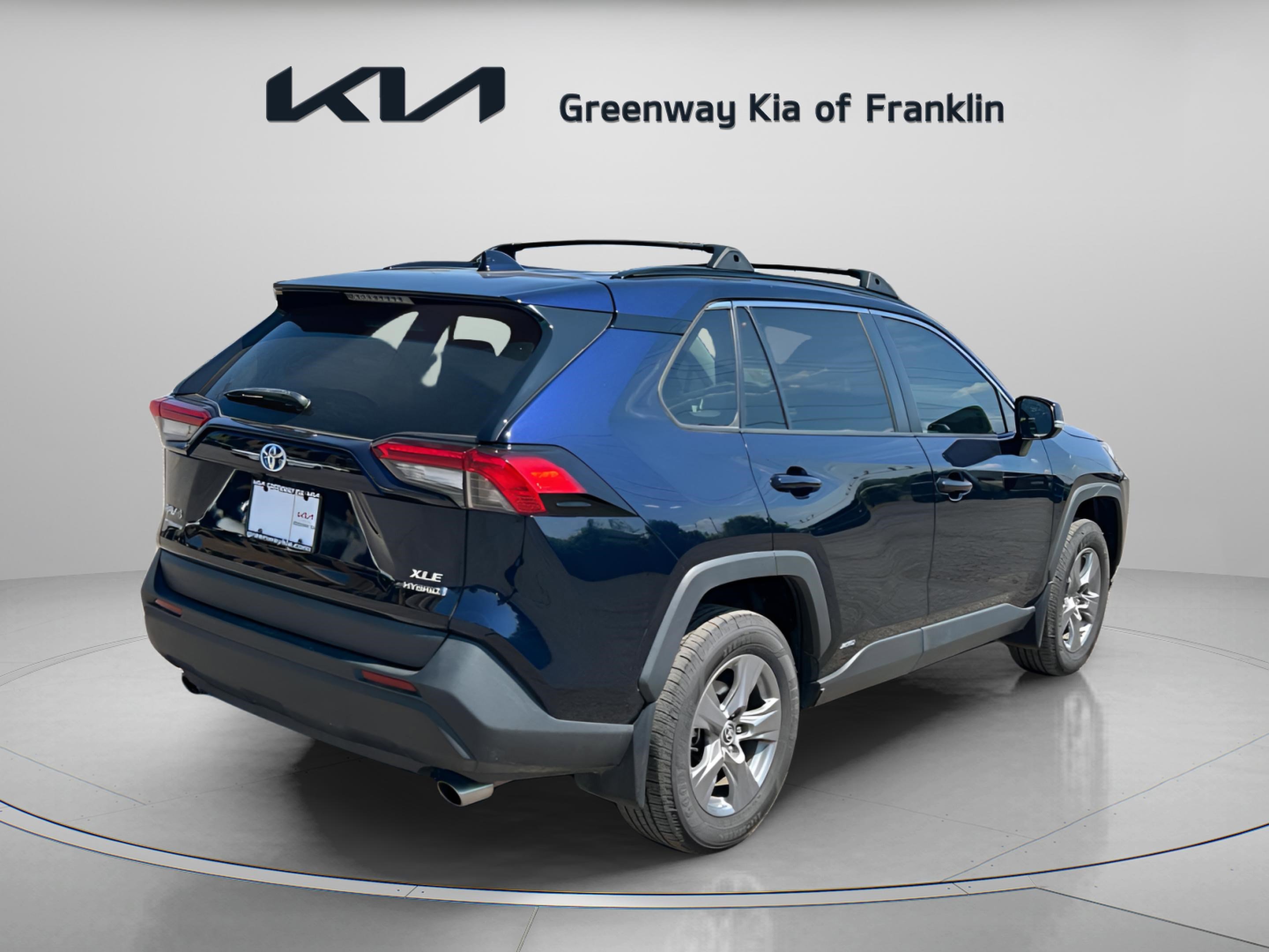 Used 2022 Toyota RAV4 XLE w/ Convenience Package AWD/4WD image 7