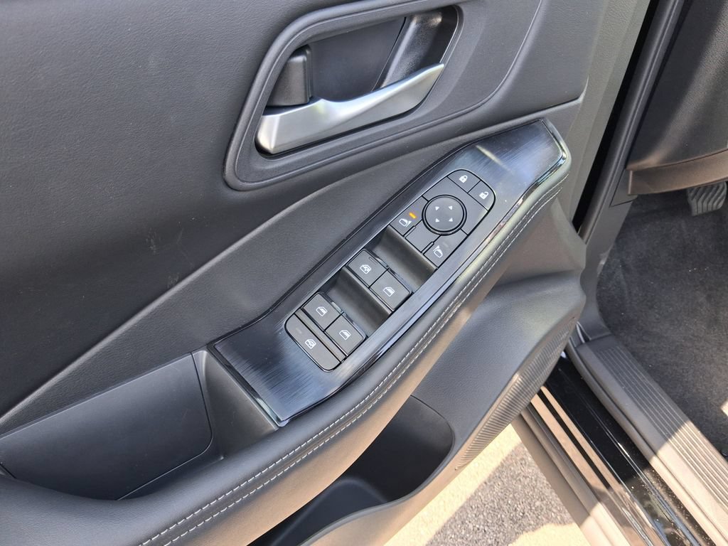 Certified 2026 Nissan Rogue SV FWD image 16