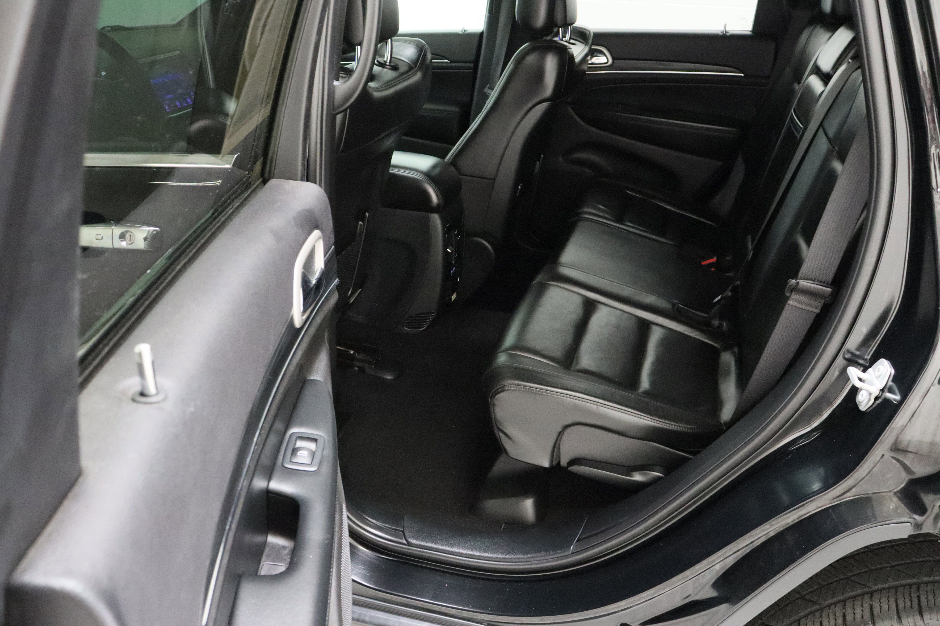 Used 2020 Jeep Grand Cherokee Limited image 31