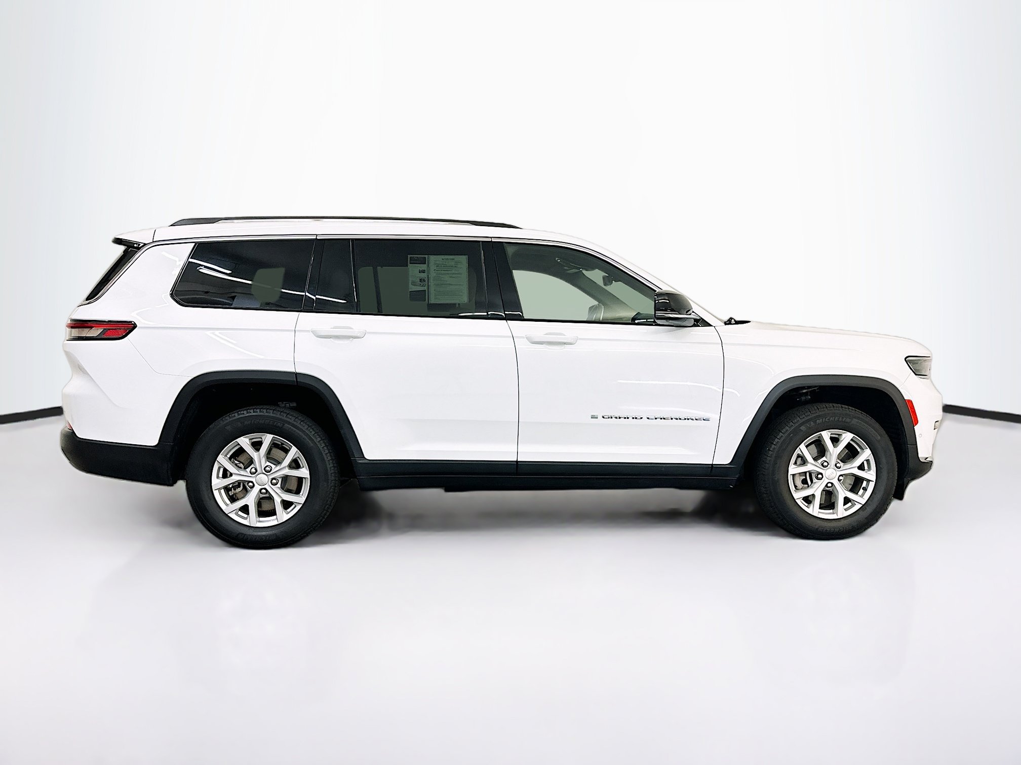 Used 2023 Jeep Grand Cherokee L Limited w/ Luxury Tech Group II AWD/4WD image 10