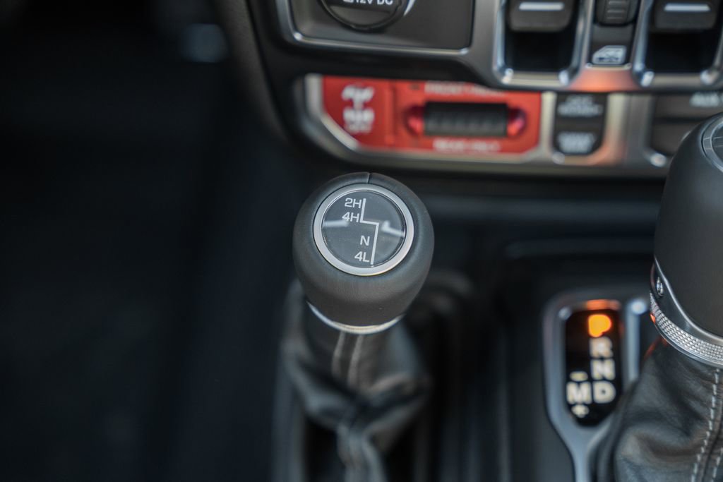 New 2025 Jeep Wrangler Unlimited Rubicon w/ Convenience Group image 25