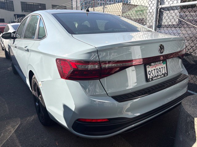 Certified 2025 Volkswagen Jetta SE FWD image 5