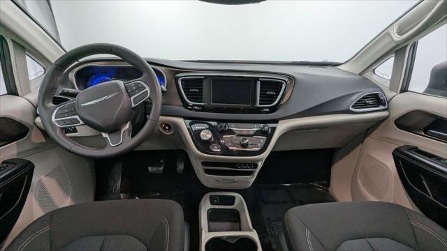 Used 2023 Chrysler Voyager LX FWD image 24