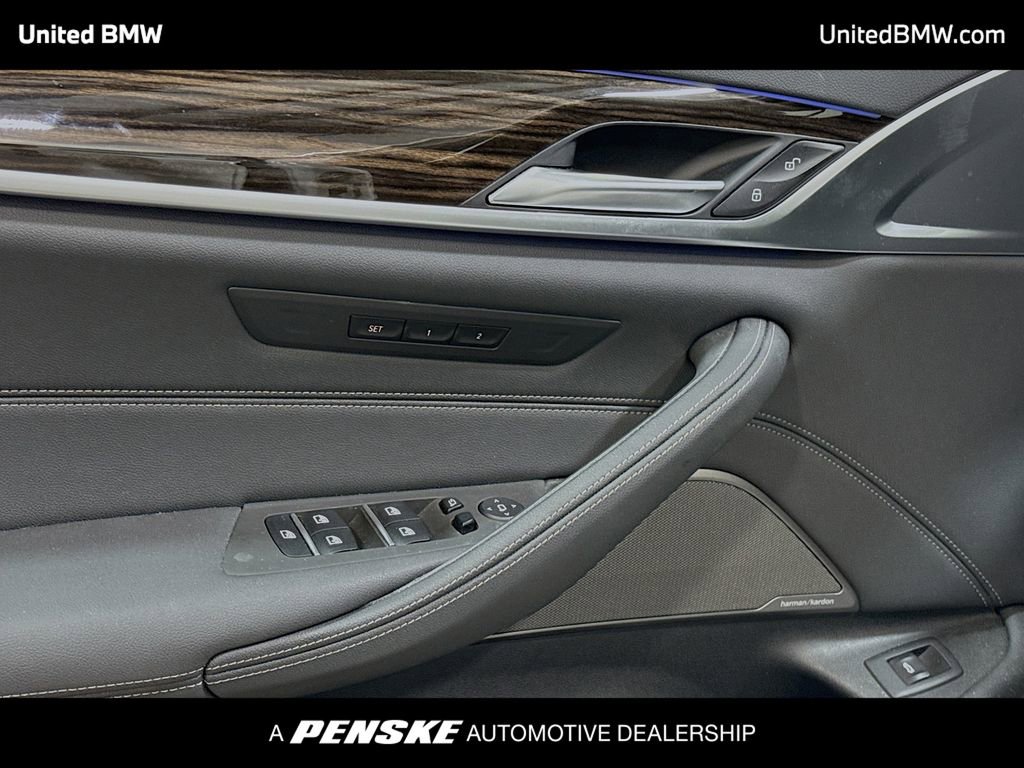Used 2023 BMW 530i w/ Premium Package RWD image 3