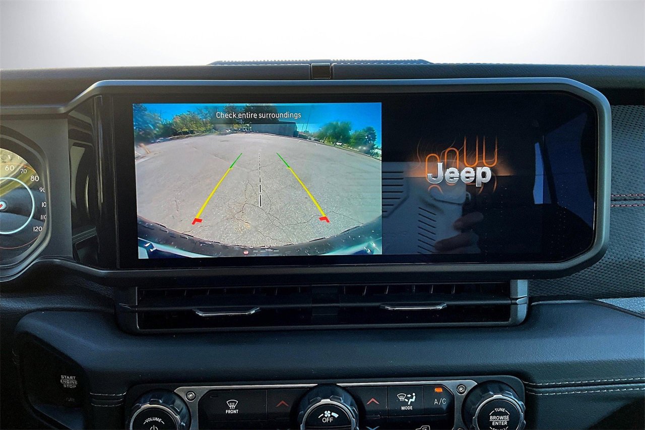 Used 2024 Jeep Wrangler Unlimited Rubicon image 12