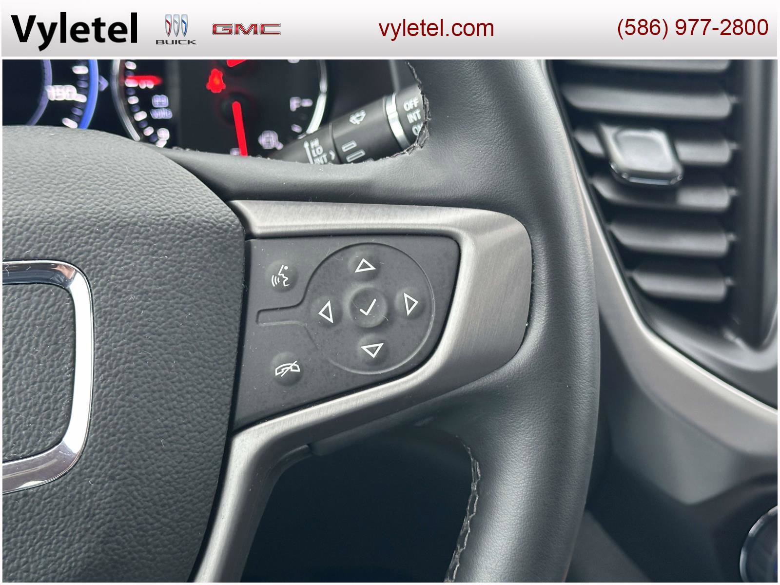 Used 2023 GMC Acadia AT4 w/ Technology Package image 26