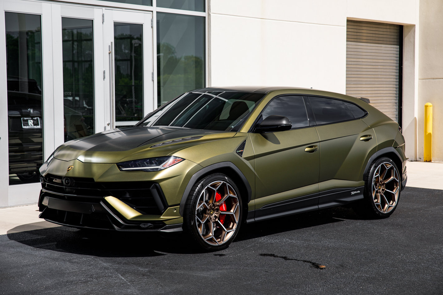Used 2024 Lamborghini Urus Performante AWD/4WD image 12
