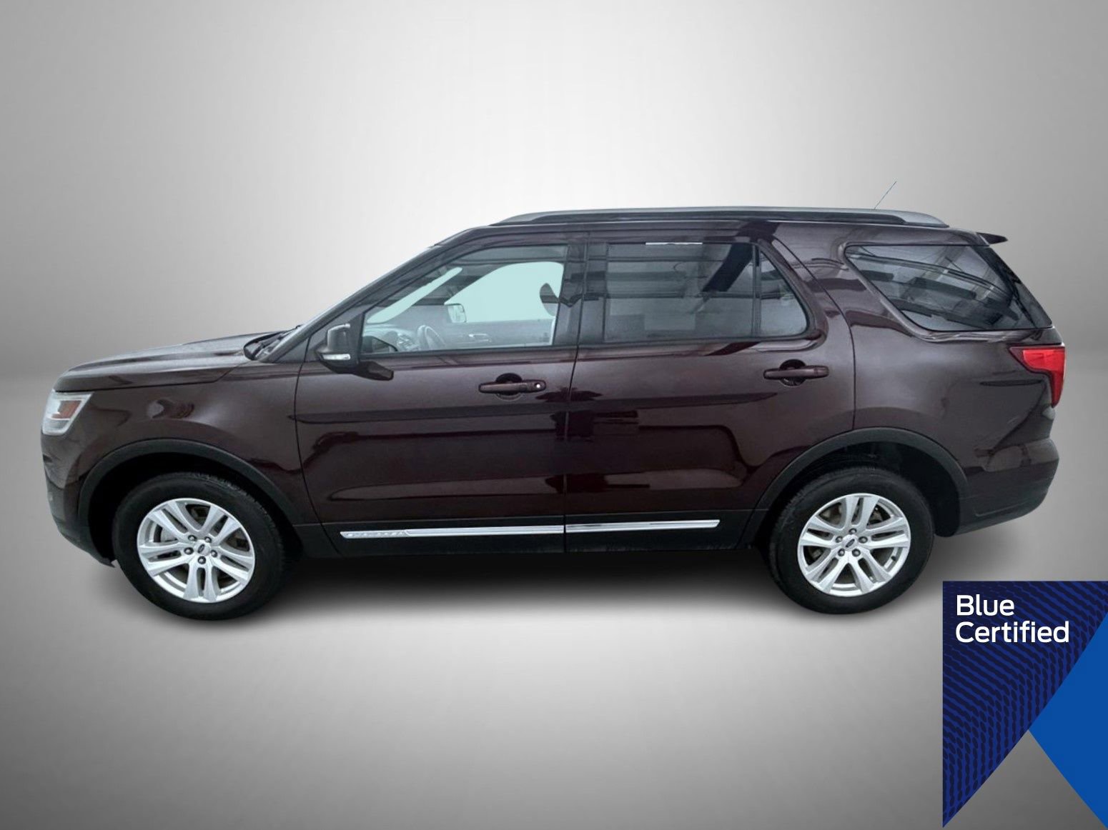 Used 2018 Ford Explorer XLT w/ Equipment Group 202A image 8