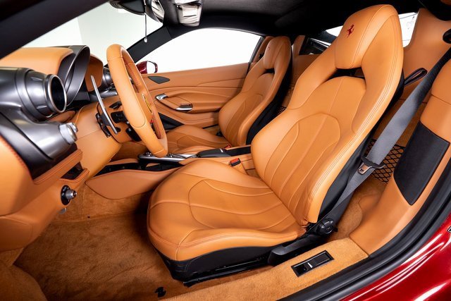 Used 2022 Ferrari F8 Tributo image 4