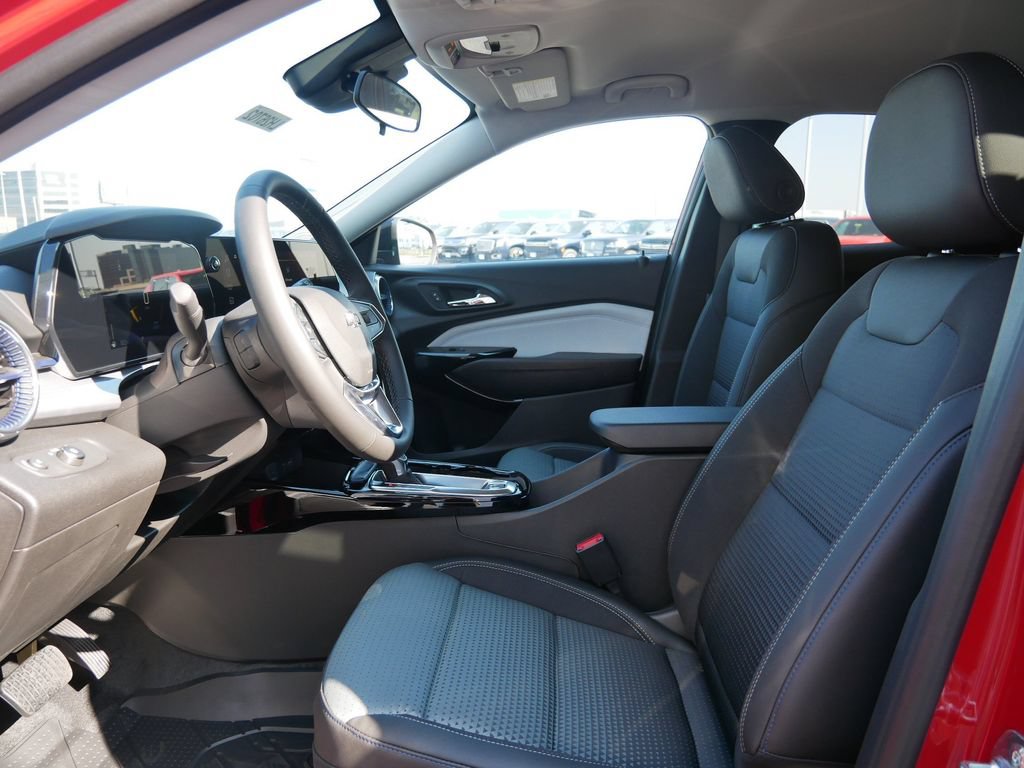 New 2026 Chevrolet Trax LT w/ Driver Confidence Package FWD image 15