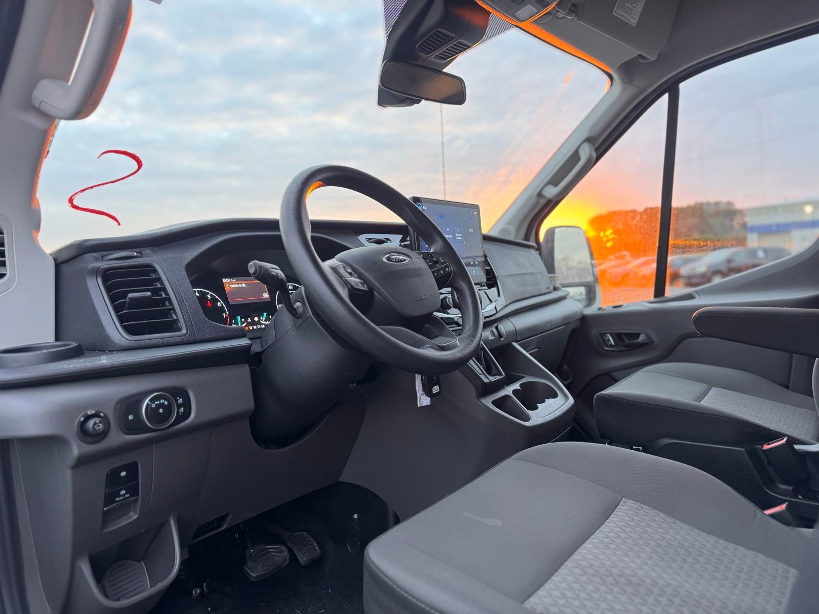 Used 2024 Ford Transit 350 XLT image 10