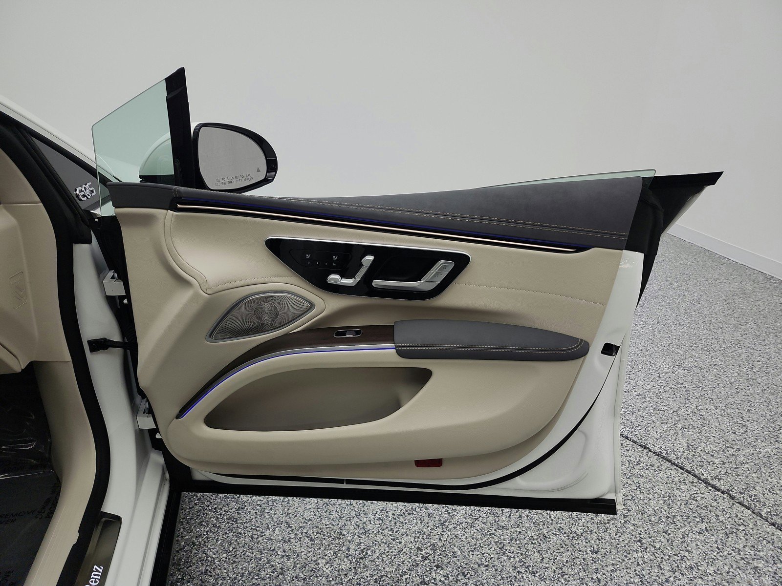 Used 2022 Mercedes-Benz EQS 450+ Sedan image 33