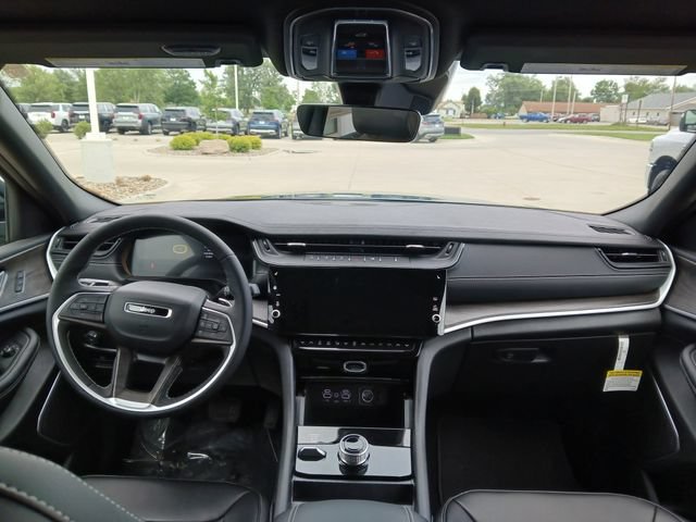 New 2026 Jeep Grand Cherokee L Limited w/ Trailer Tow Package AWD/4WD image 34