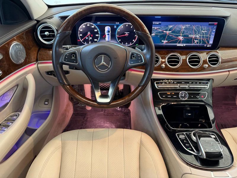 Used 2018 Mercedes-Benz E 400 4MATIC Wagon w/ Premium 2 Package image 20