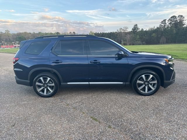Used 2025 Honda Pilot Touring image 7