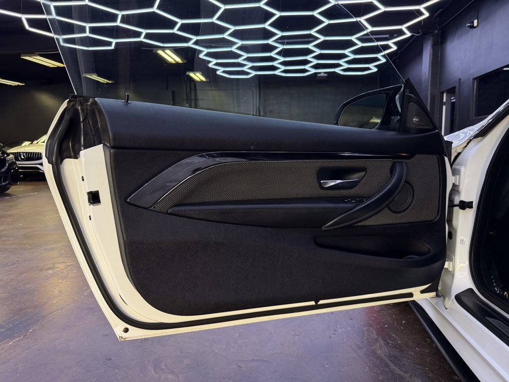 Used 2017 BMW M4 Coupe RWD image 12