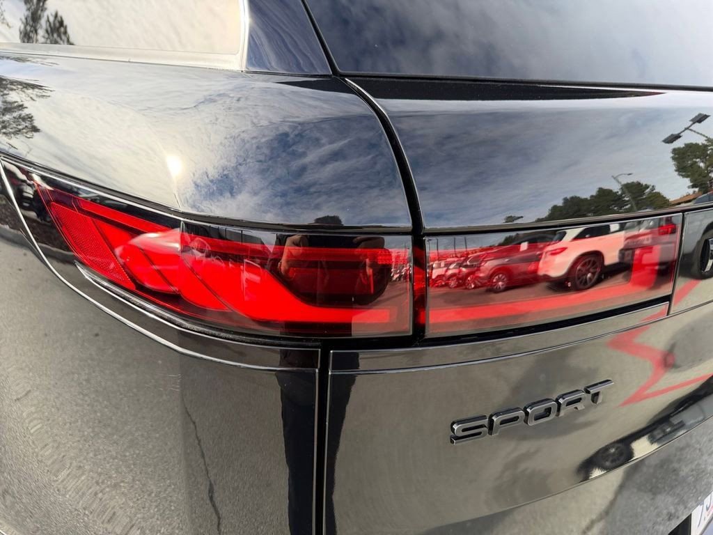 Used 2023 Land Rover Range Rover Sport SE Dynamic image 34